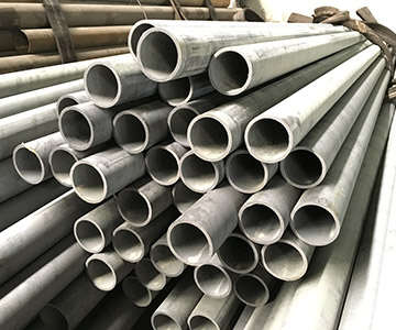 thick walled steel pipe, industrial thick walled steel pipe, thick wall steel pipe stacked